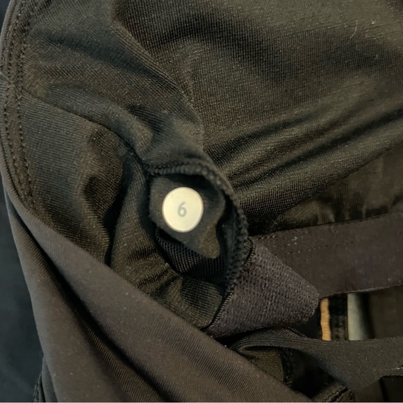 Lululemon Ace Tank Womens Size 6 Black Strappy Criss-Cross Back Active Yoga Top. - Picture 7 of 7